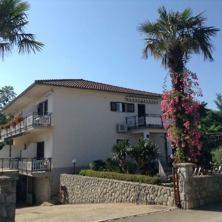 Apartmani Dujmovic Malinska Luaran gambar
