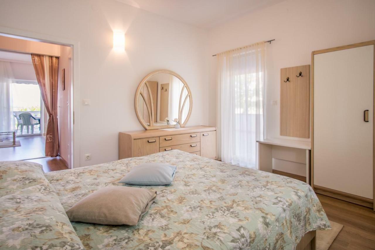 Apartmani Dujmovic Malinska Luaran gambar