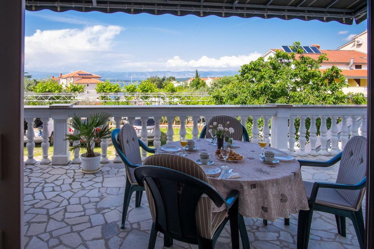 Apartmani Dujmovic Malinska Luaran gambar